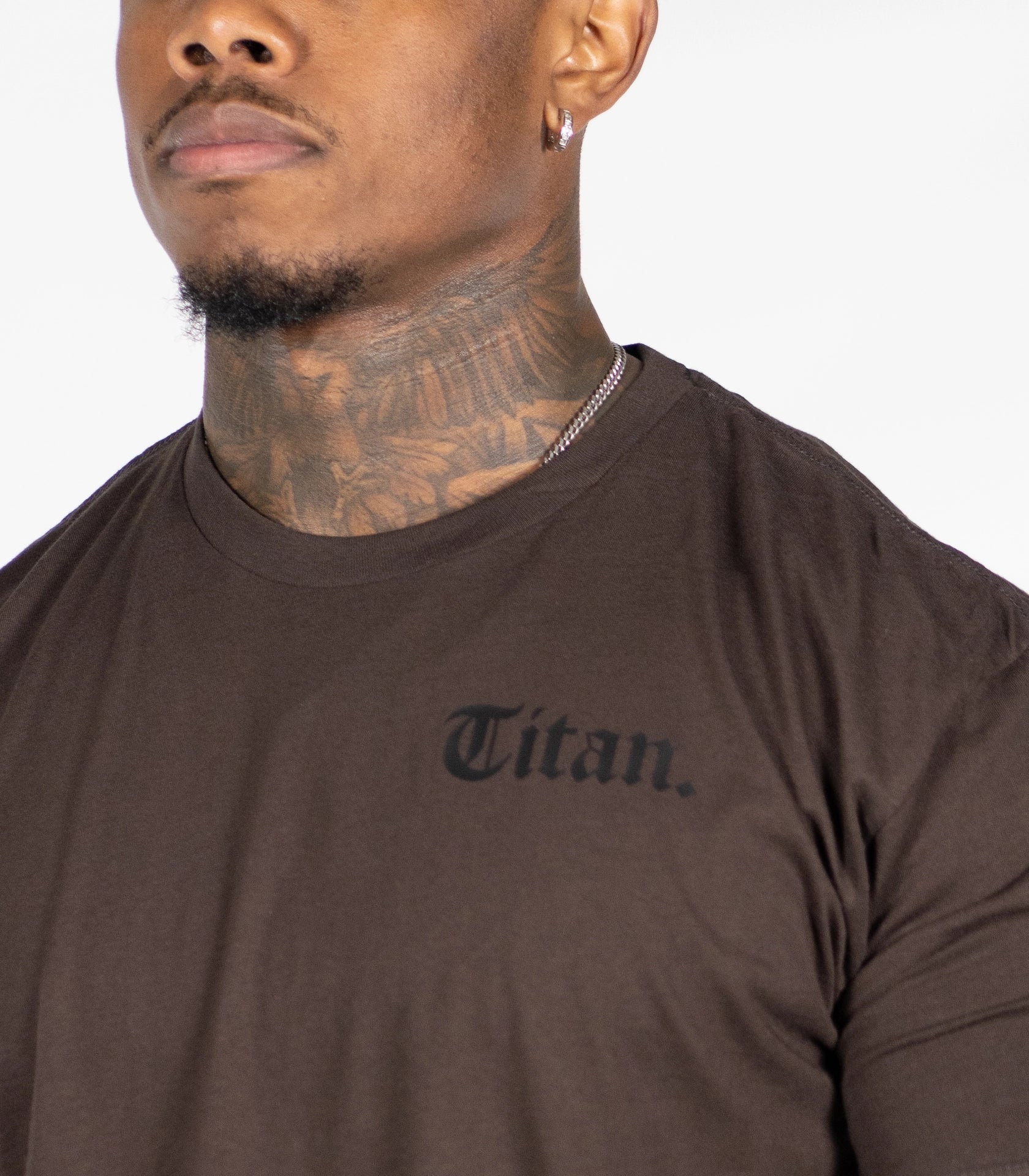 STATEMENT Tee - Titan