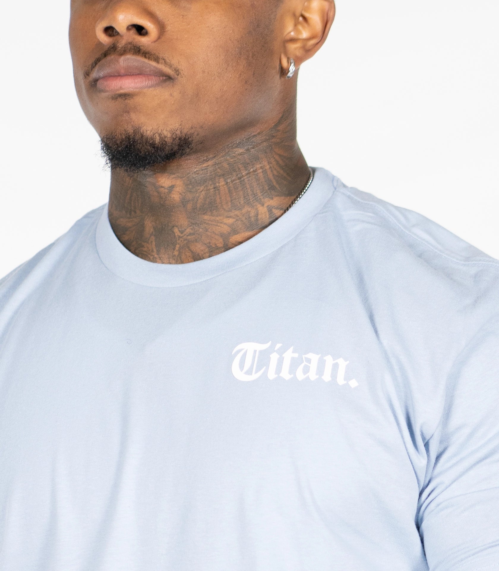 STATEMENT Tee - Titan