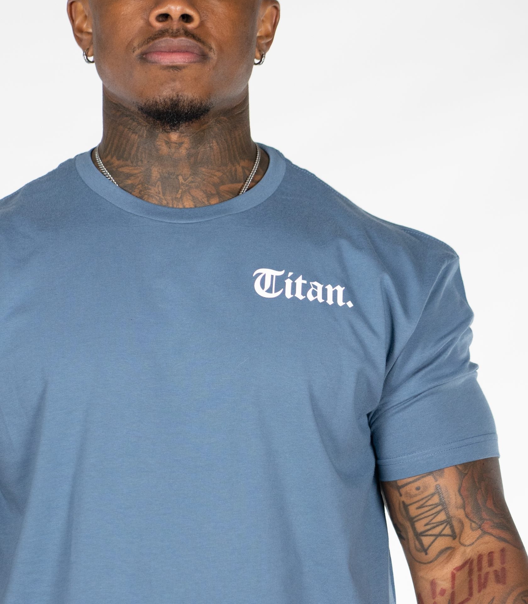 STATEMENT Tee - Titan